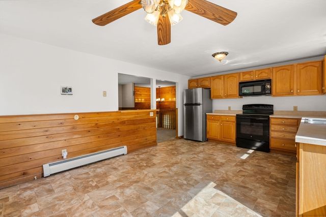 11 Ashworth Dr, Oxford, MA 01537