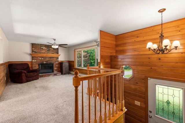 11 Ashworth Dr, Oxford, MA 01537