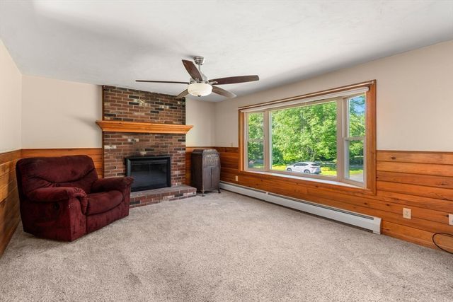 11 Ashworth Dr, Oxford, MA 01537