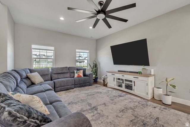 3009 S EDGEWATER LN, Syracuse, UT 84075