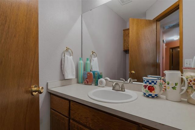 1605 Pennington Cir Circle, Midwest City, OK 73130