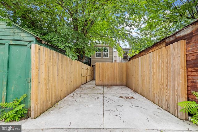 2423 MCCULLOH ST, Baltimore, MD 21217