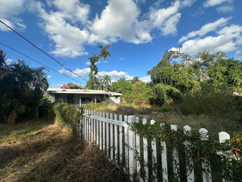 405 SEFFNER VALRICO ROAD, Valrico, FL 33594