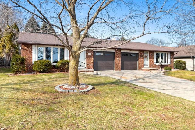 2796 CORMIER ROAD, Green Bay, WI 54313