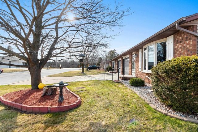 2796 CORMIER ROAD, Green Bay, WI 54313