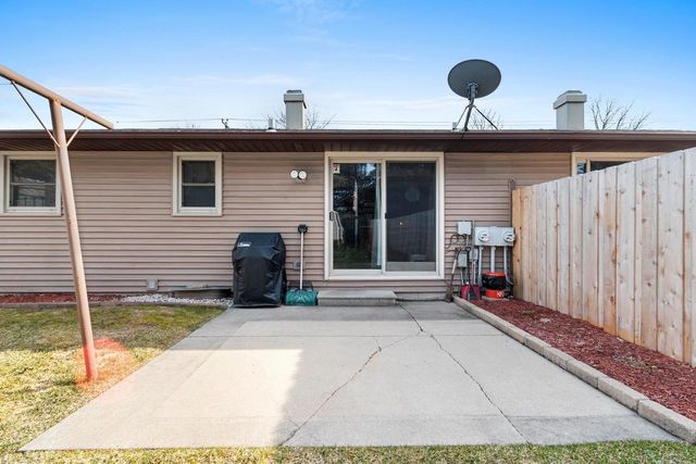 2796 CORMIER ROAD, Green Bay, WI 54313