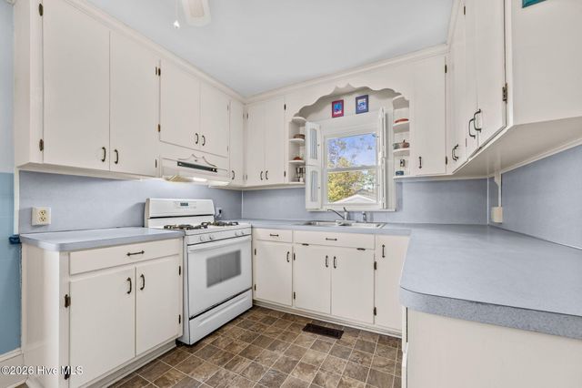 226 Shady Banks Beach Road, Washington, NC 27889