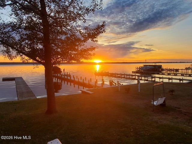 226 Shady Banks Beach Road, Washington, NC 27889