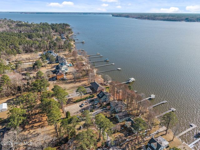226 Shady Banks Beach Road, Washington, NC 27889
