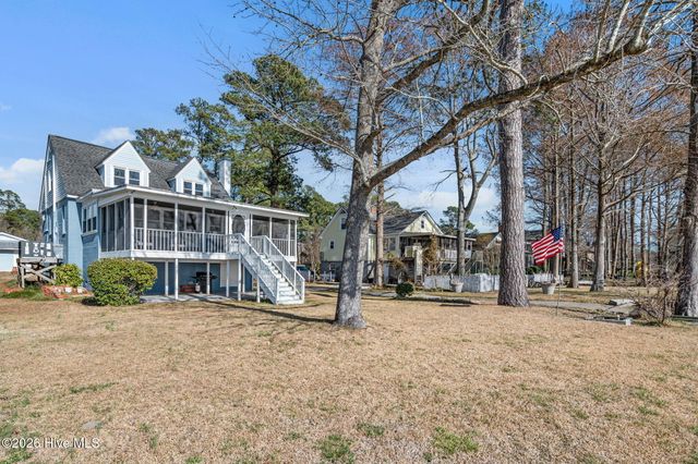226 Shady Banks Beach Road, Washington, NC 27889