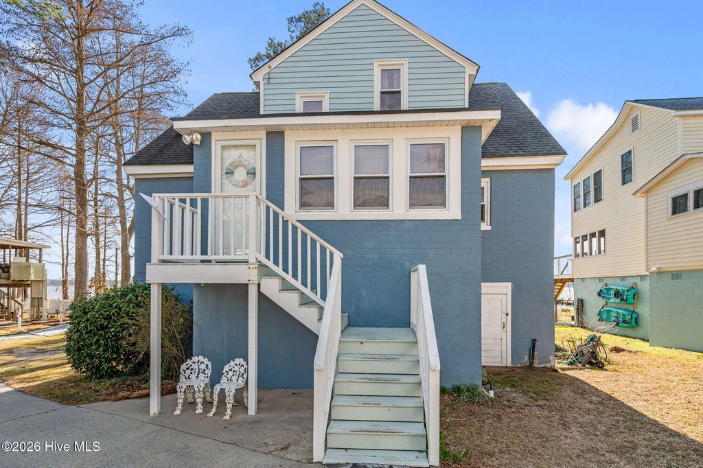 226 Shady Banks Beach Road, Washington, NC 27889