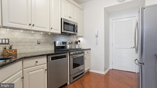 4 LEGACY OAKS DR, Richboro, PA 18954