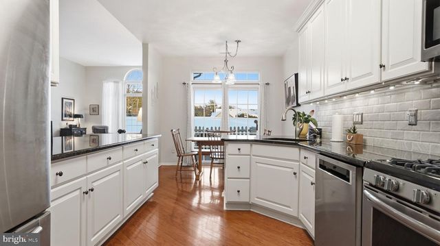 4 LEGACY OAKS DR, Richboro, PA 18954