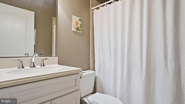 4 LEGACY OAKS DR, Richboro, PA 18954