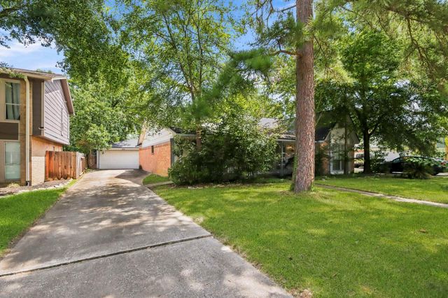 22630 River Birch Drive, Tomball, TX 77375