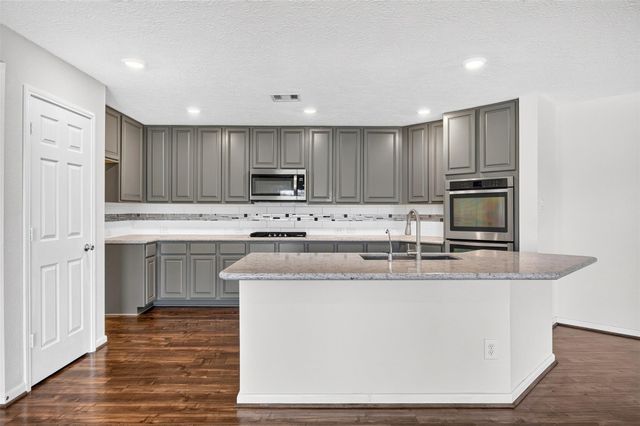 5202 Pine Forest Ridge Street, Katy, TX 77493