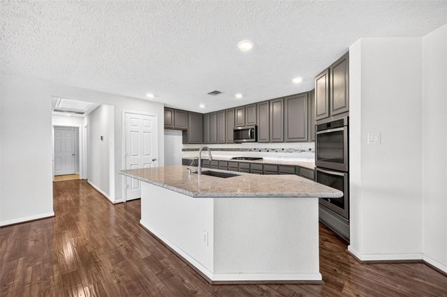 5202 Pine Forest Ridge Street, Katy, TX 77493