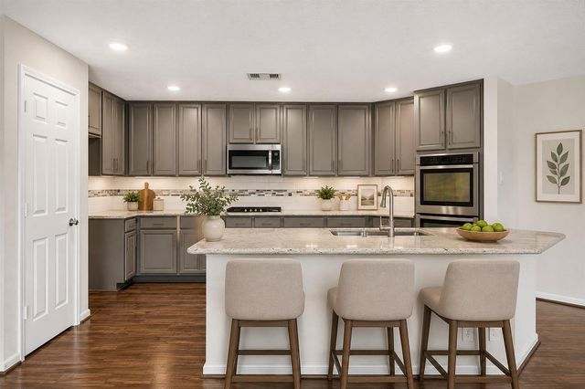 5202 Pine Forest Ridge Street, Katy, TX 77493