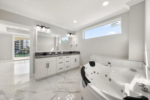 211 DOLPHIN POINT 203, Clearwater, FL 33767