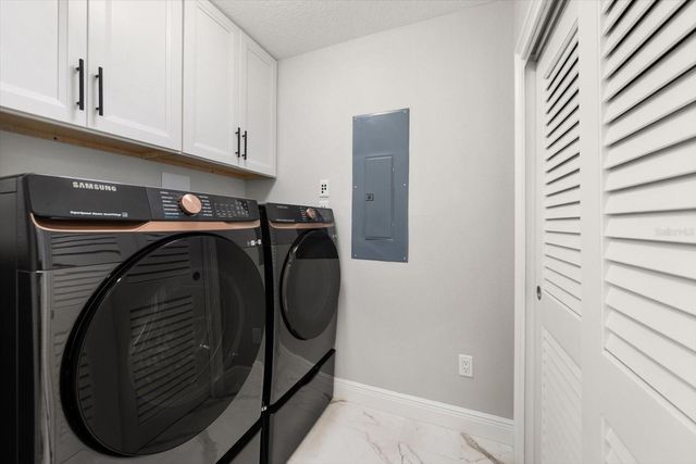 211 DOLPHIN POINT 203, Clearwater, FL 33767