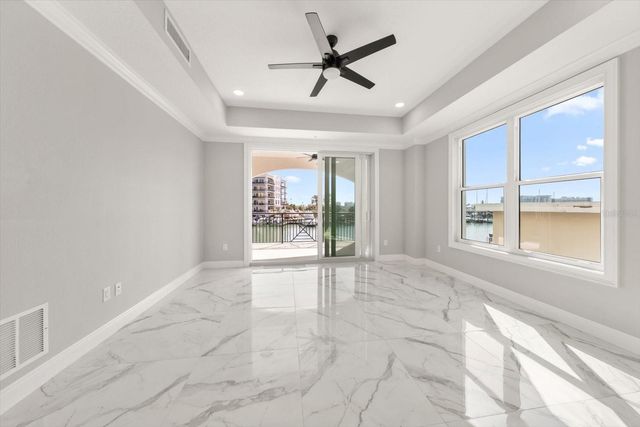 211 DOLPHIN POINT 203, Clearwater, FL 33767