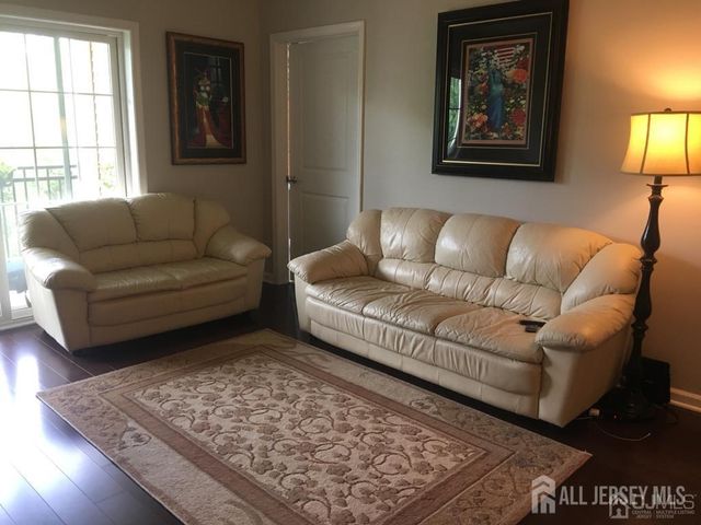 835 Liberty Court, Piscataway, NJ 08854