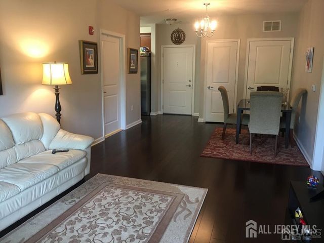 835 Liberty Court, Piscataway, NJ 08854