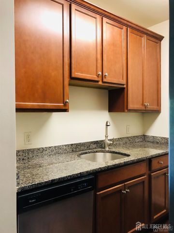 835 Liberty Court, Piscataway, NJ 08854