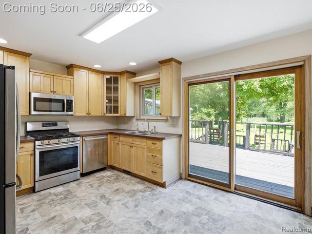 2861 Church Road, Columbus, MI 48063