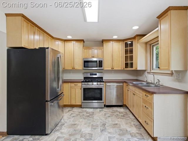 2861 Church Road, Columbus, MI 48063