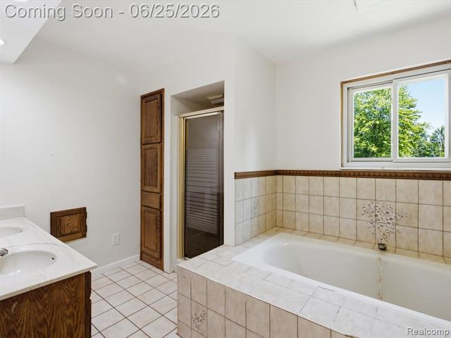 2861 Church Road, Columbus, MI 48063