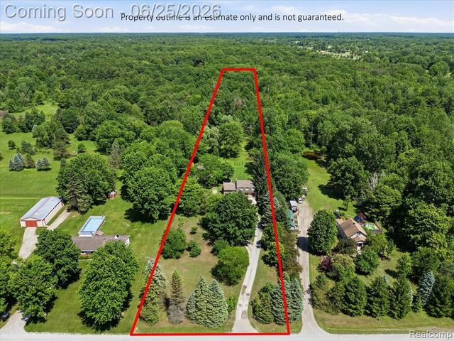 2861 Church Road, Columbus, MI 48063