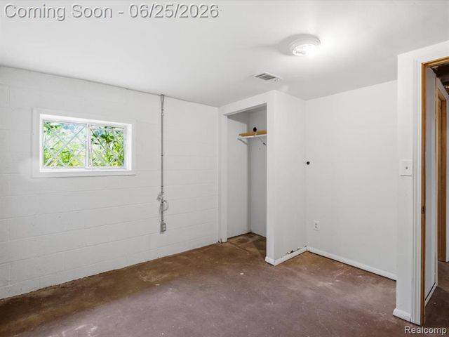 2861 Church Road, Columbus, MI 48063