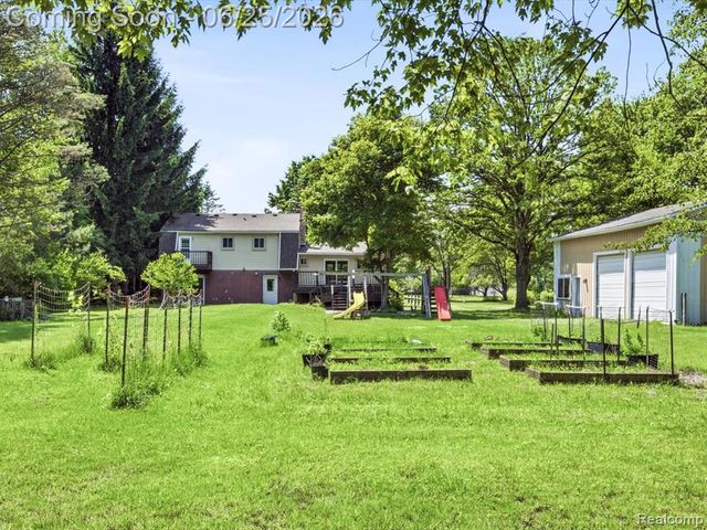 2861 Church Road, Columbus, MI 48063