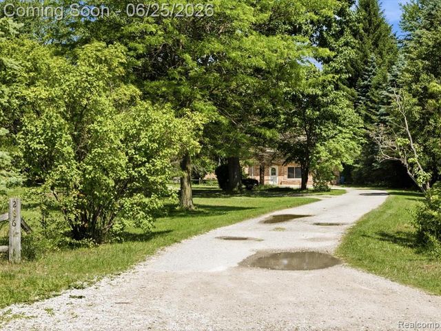 2861 Church Road, Columbus, MI 48063