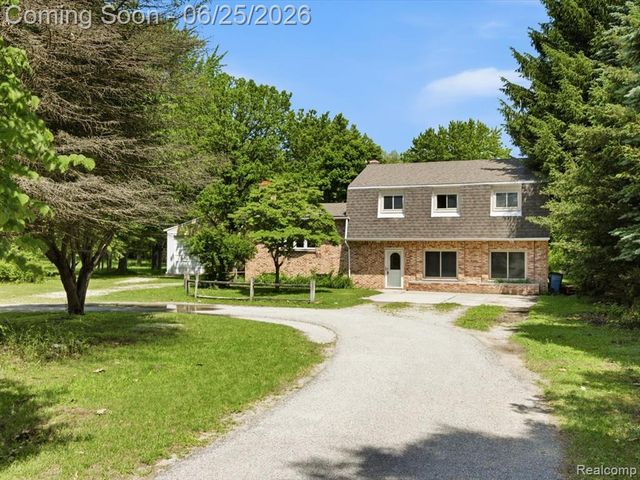 2861 Church Road, Columbus, MI 48063