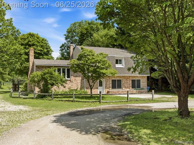 2861 Church Road, Columbus, MI 48063