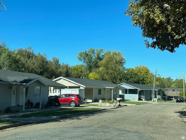 4067 S HILLCREST CIR, South Ogden, UT 84405