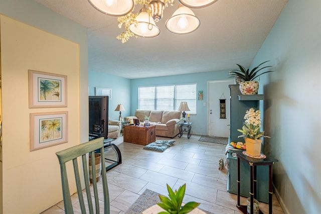 2905 Victoria Place G1, Coconut Creek, FL 33066