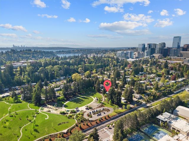 418 111th Avenue SE, Bellevue, WA 98004