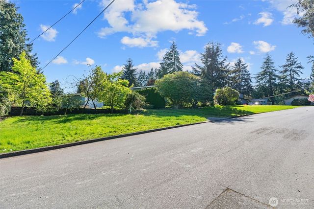 418 111th Avenue SE, Bellevue, WA 98004