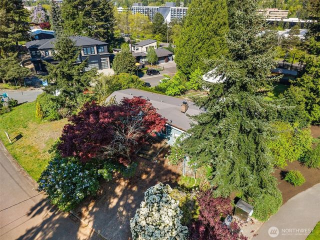 418 111th Avenue SE, Bellevue, WA 98004