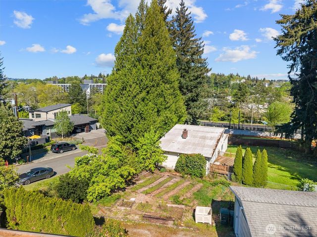 418 111th Avenue SE, Bellevue, WA 98004