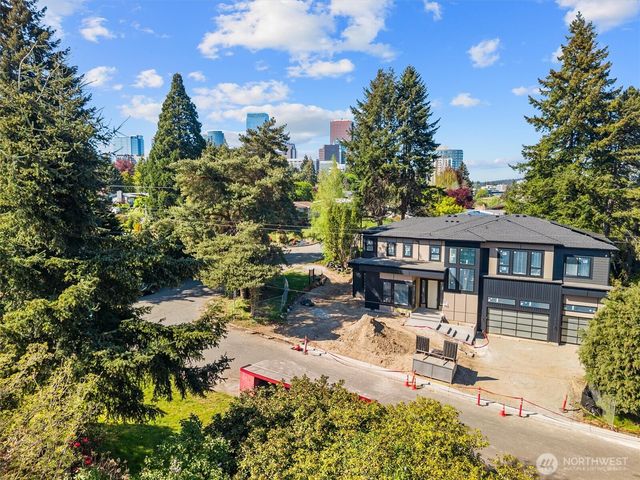 418 111th Avenue SE, Bellevue, WA 98004