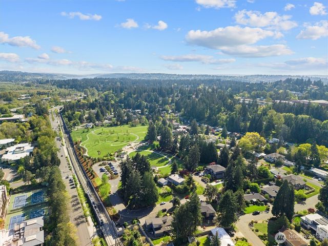 418 111th Avenue SE, Bellevue, WA 98004