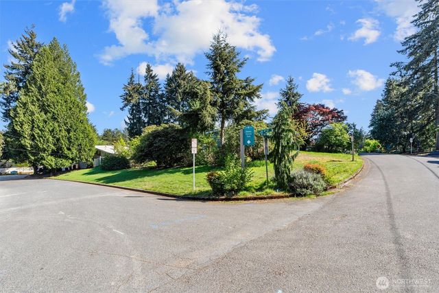 418 111th Avenue SE, Bellevue, WA 98004