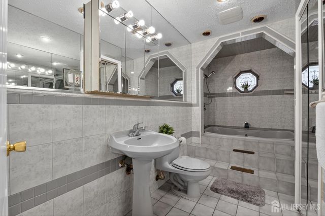 742 Gornik Drive, Perth Amboy, NJ 08861