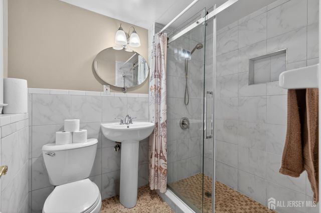 742 Gornik Drive, Perth Amboy, NJ 08861