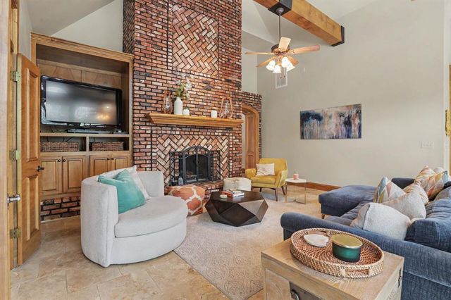 800 Shadow Wood Drive, Edmond, OK 73034