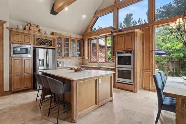 800 Shadow Wood Drive, Edmond, OK 73034